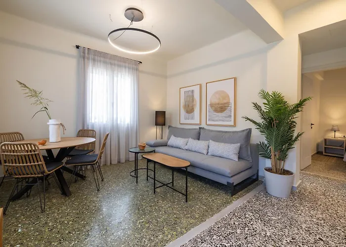 アパート Two Bedroom Athena アルゴストリオン