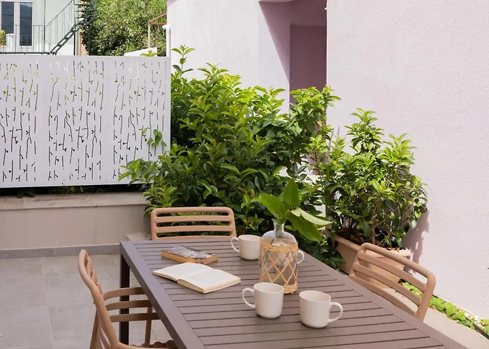 アパート Two Bedroom Athena アルゴストリオン